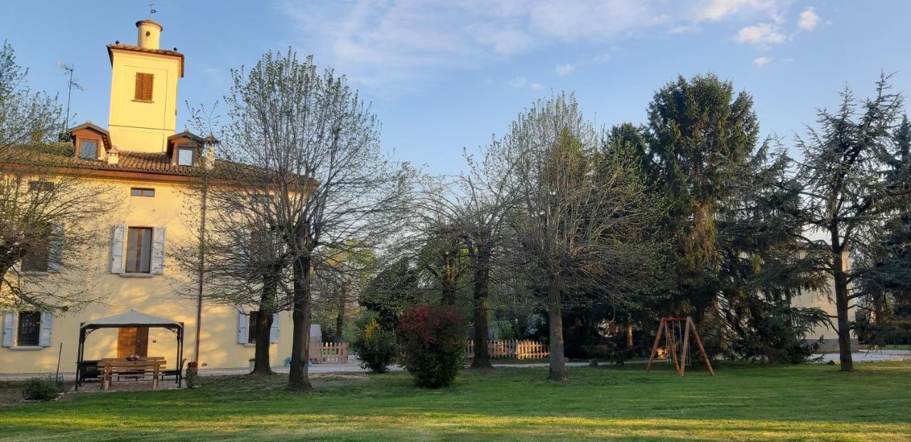 La Torre Di Longara Bed & Breakfast Calderara di Reno Eksteriør bilde