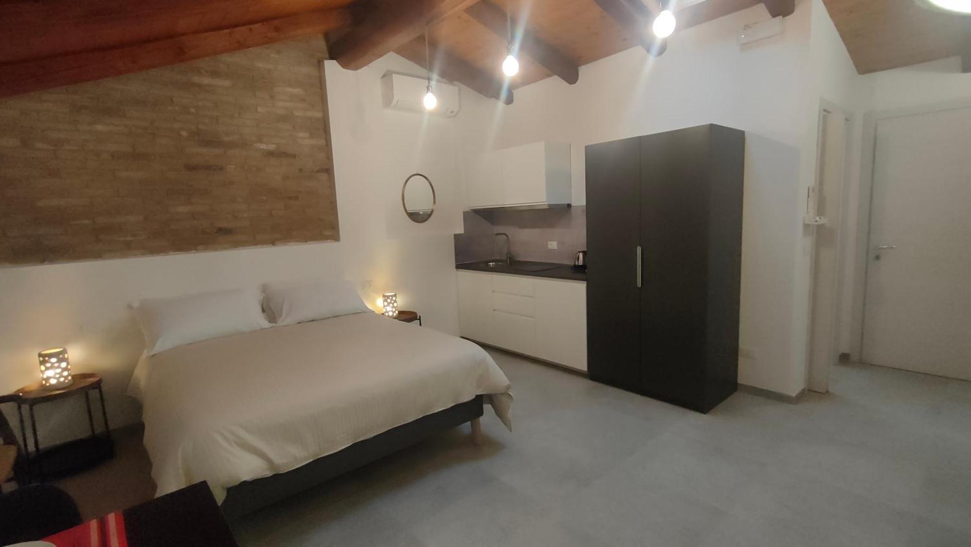 La Torre Di Longara Bed & Breakfast Calderara di Reno Eksteriør bilde