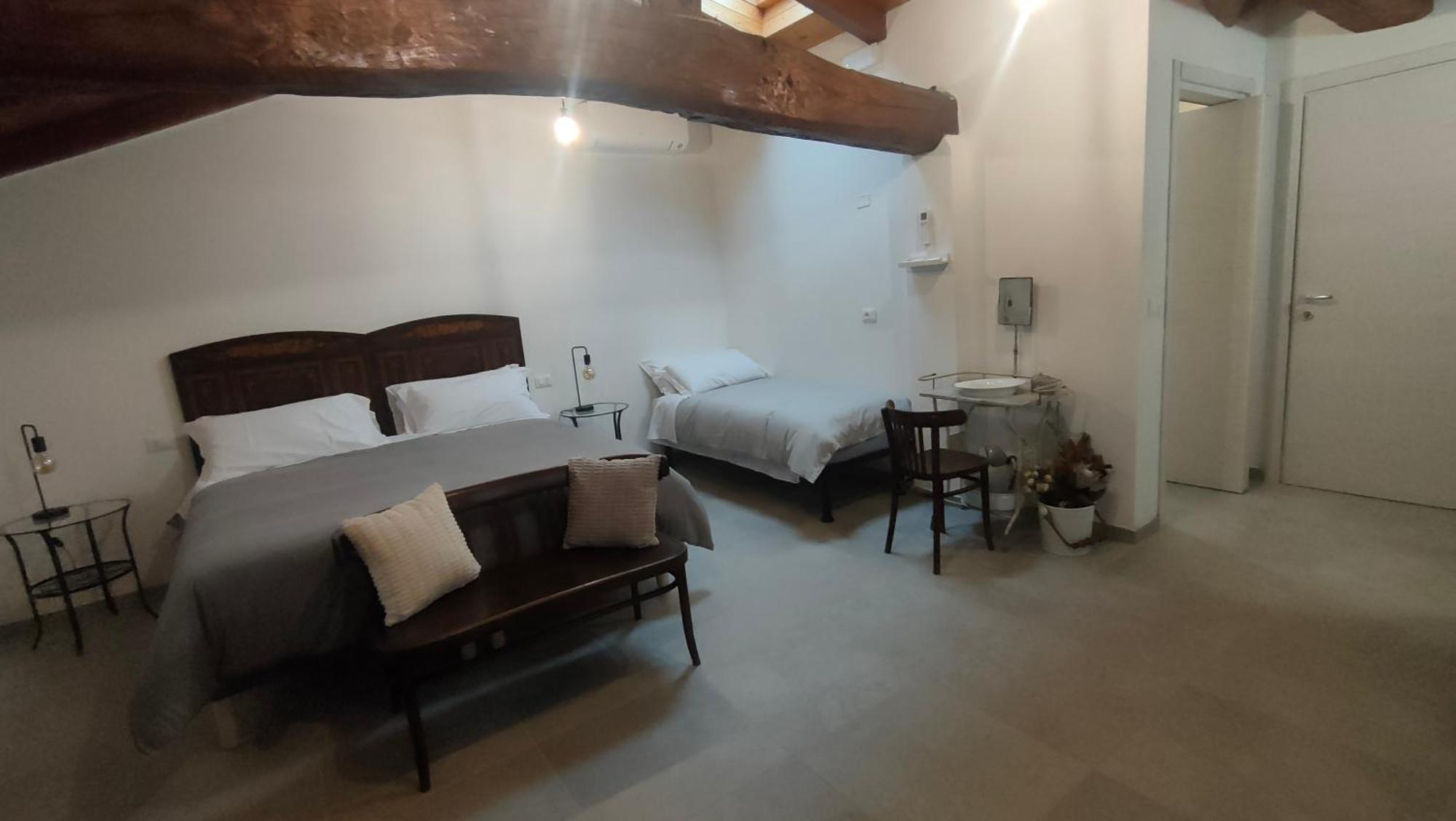 La Torre Di Longara Bed & Breakfast Calderara di Reno Eksteriør bilde